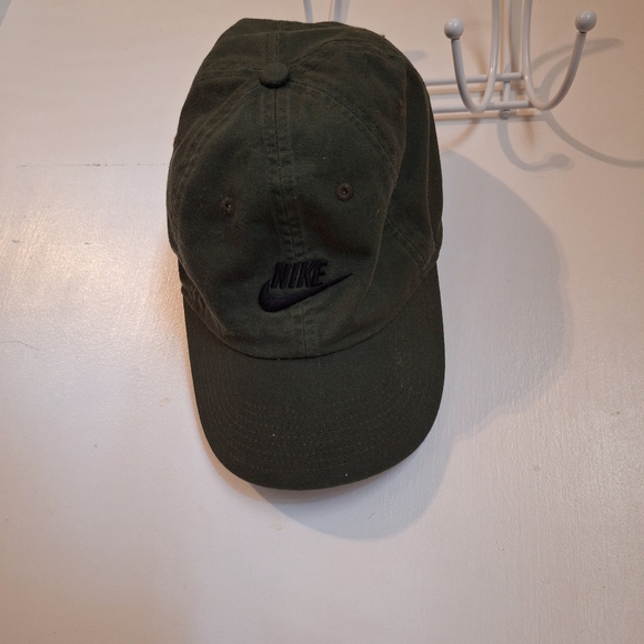 Nike Olive Green Hat - Picture 1 of 3